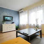 Cozy Brudet Old Town 1st Floor Ac Apartamento
