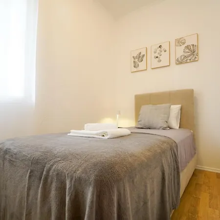 Apartamento Cozy Brudet Old Town 1st Floor Ac Zadar