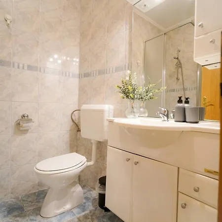 Brudet In The Heart Of Old Town